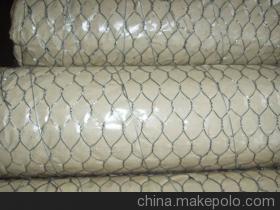 六角網(wǎng) 堅(jiān)固耐用且表面平坦的低碳鋼絲制品